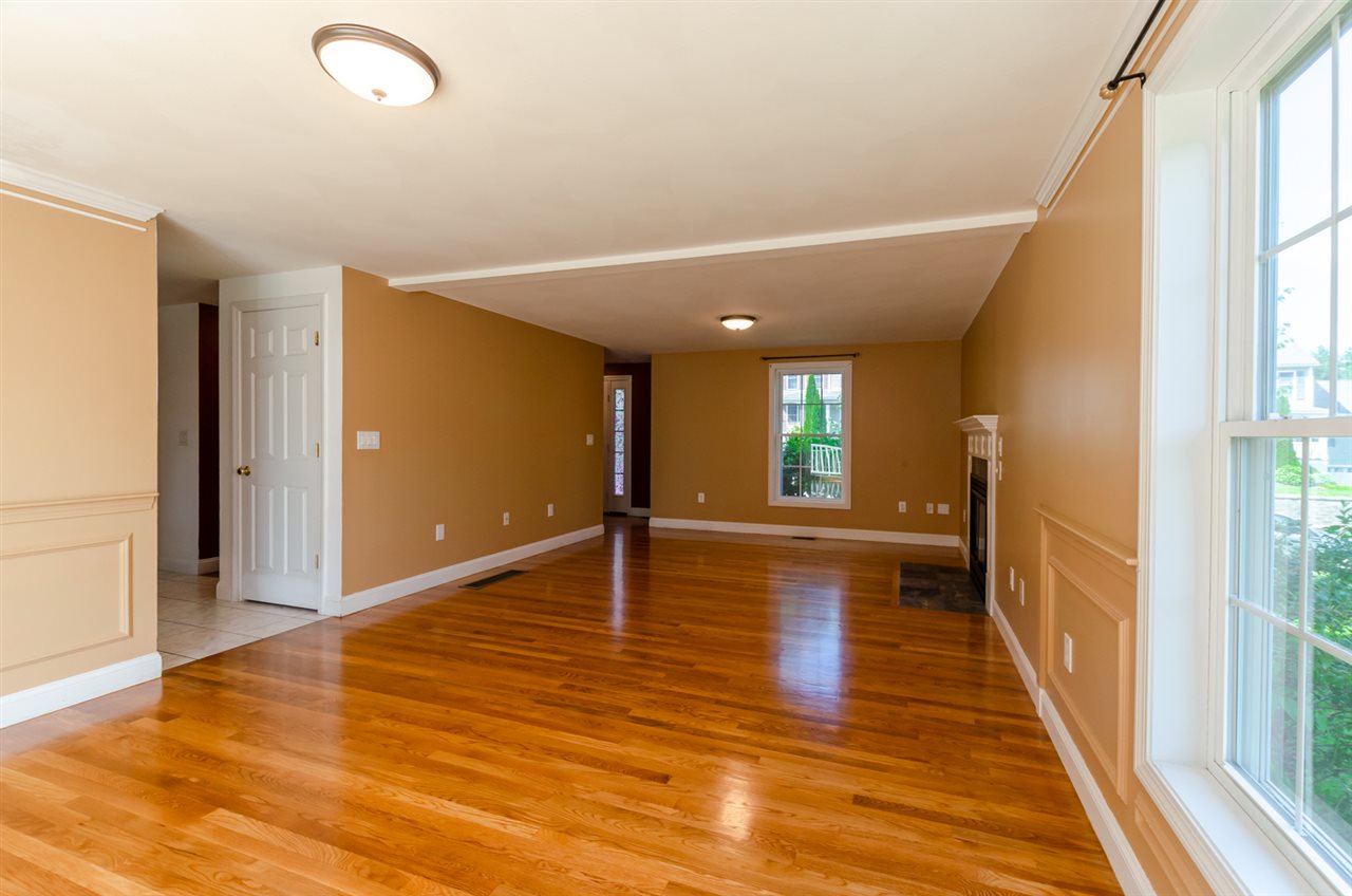 9 Hibiscus Way Nashua, NH 03062 - Photo 5 of 40