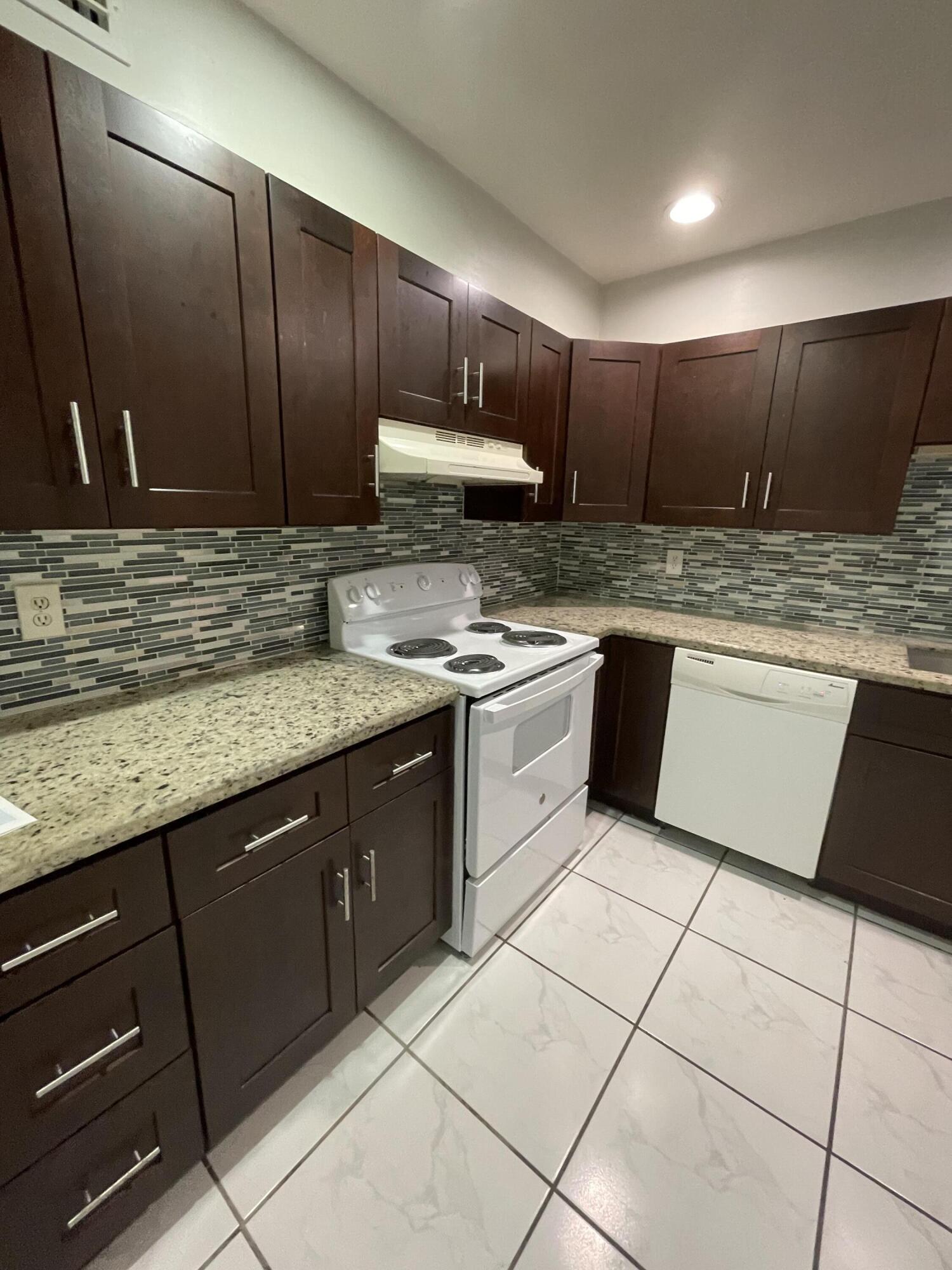 642 Northwest 13th Street, Unit 31 Boca Raton, FL 33486 - Photo 1 of 10 IMG_8594