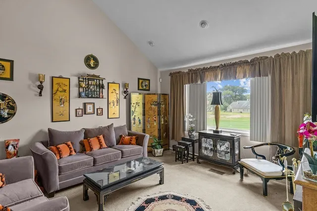 $429,900 | 72B Hilltop Drive, Unit F, North Providence, RI 02904