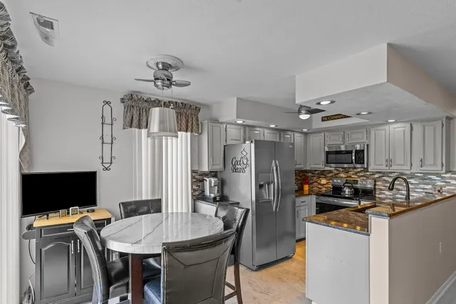 $429,900 | 72B Hilltop Drive, Unit F, North Providence, RI 02904