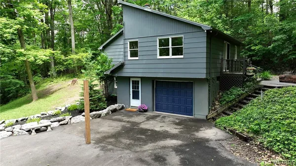 $749,900 | 6415 Omphalius Road, Boston, NY 14033