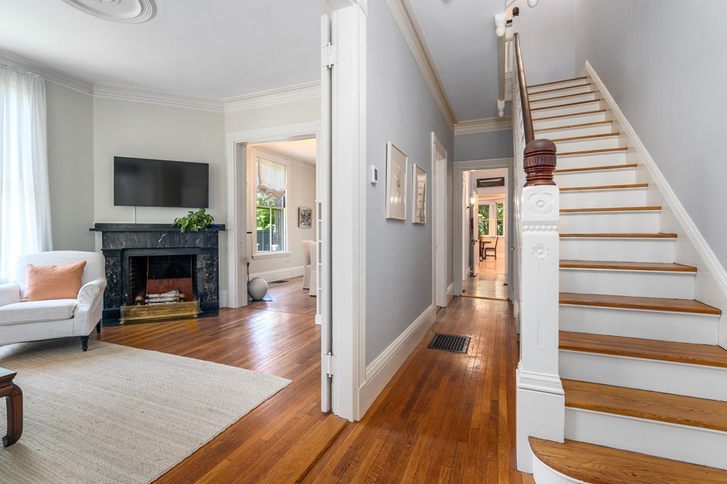 35 Brewster Street Cambridge, MA 02138 - Photo 2 of 20