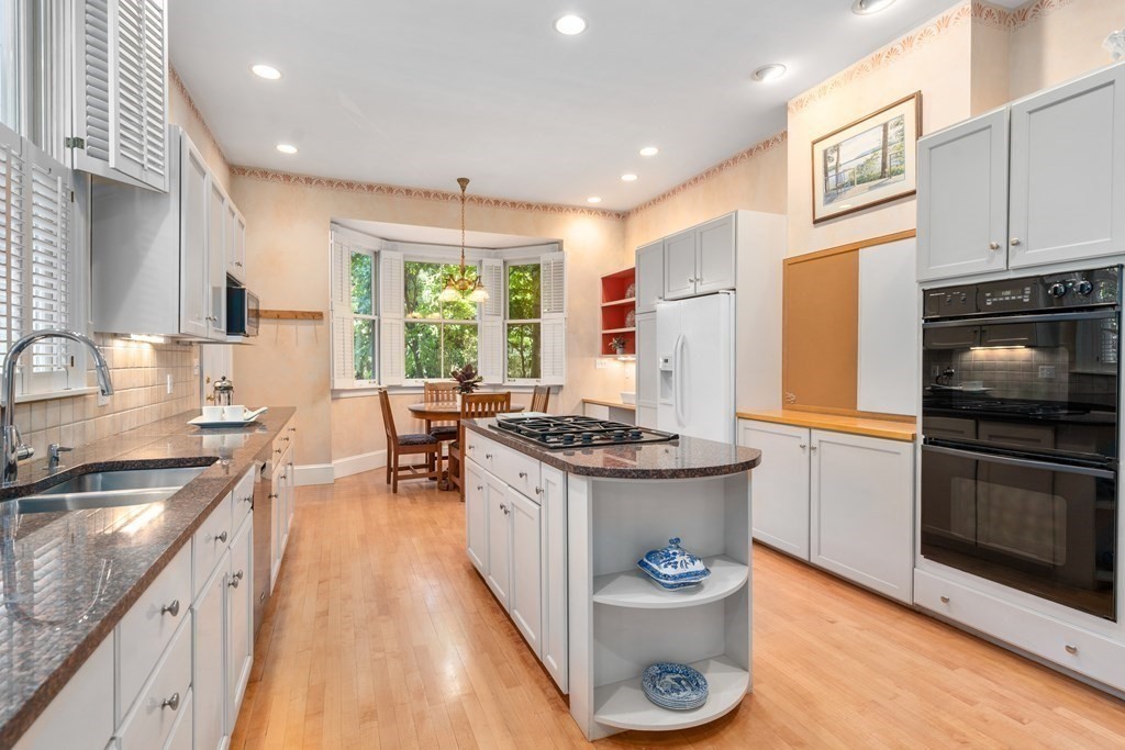 35 Brewster Street Cambridge, MA 02138 - Photo 8 of 20