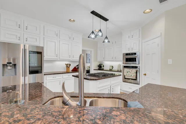 $6,000 | 70 North Skyflower Court, The Woodlands, TX 77381