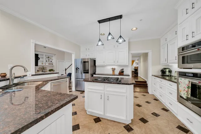 $6,000 | 70 North Skyflower Court, The Woodlands, TX 77381