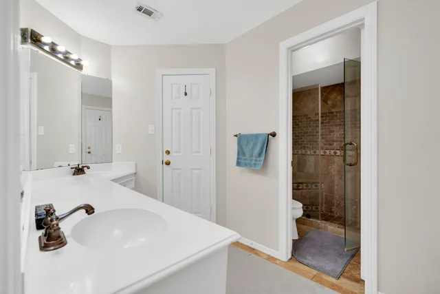 $6,000 | 70 North Skyflower Court, The Woodlands, TX 77381