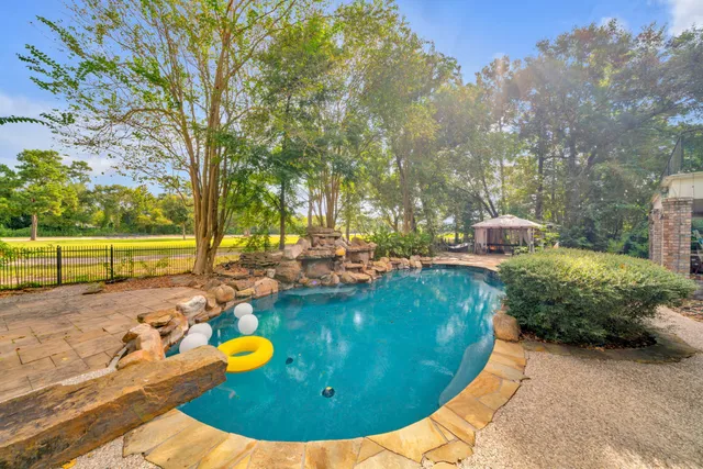 $6,000 | 70 North Skyflower Court, The Woodlands, TX 77381