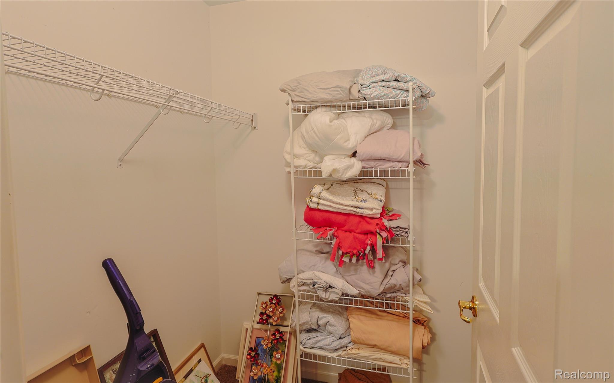 3581 Oakmonte Boulevard Rochester, MI 48306 - Photo 9 of 34