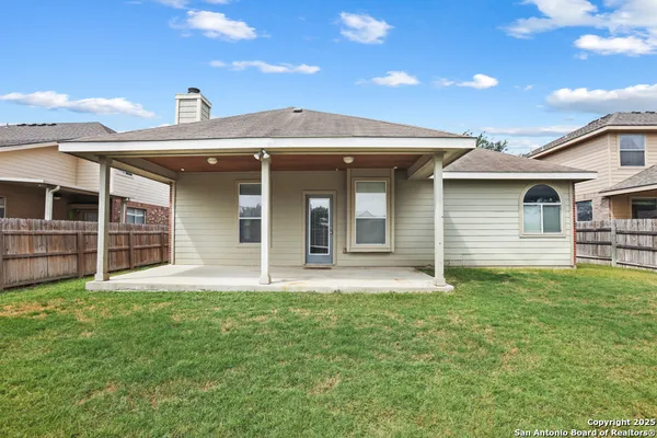 $1,800 | 157 Crimson Tree, Cibolo, TX 78108