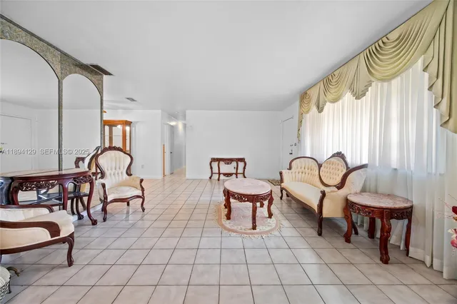 $700,000 | Westview, Miami, FL 33167