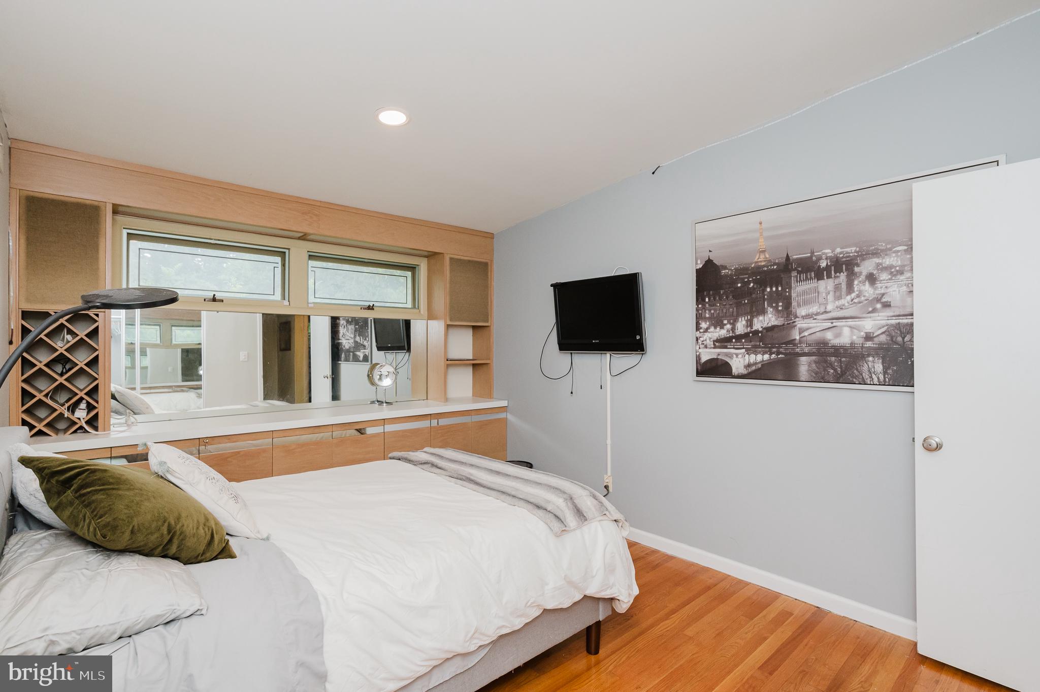 3228 Midfield Road Pikesville, MD 21208 - Photo 29 of 42 Modern bedroom with sleek design.