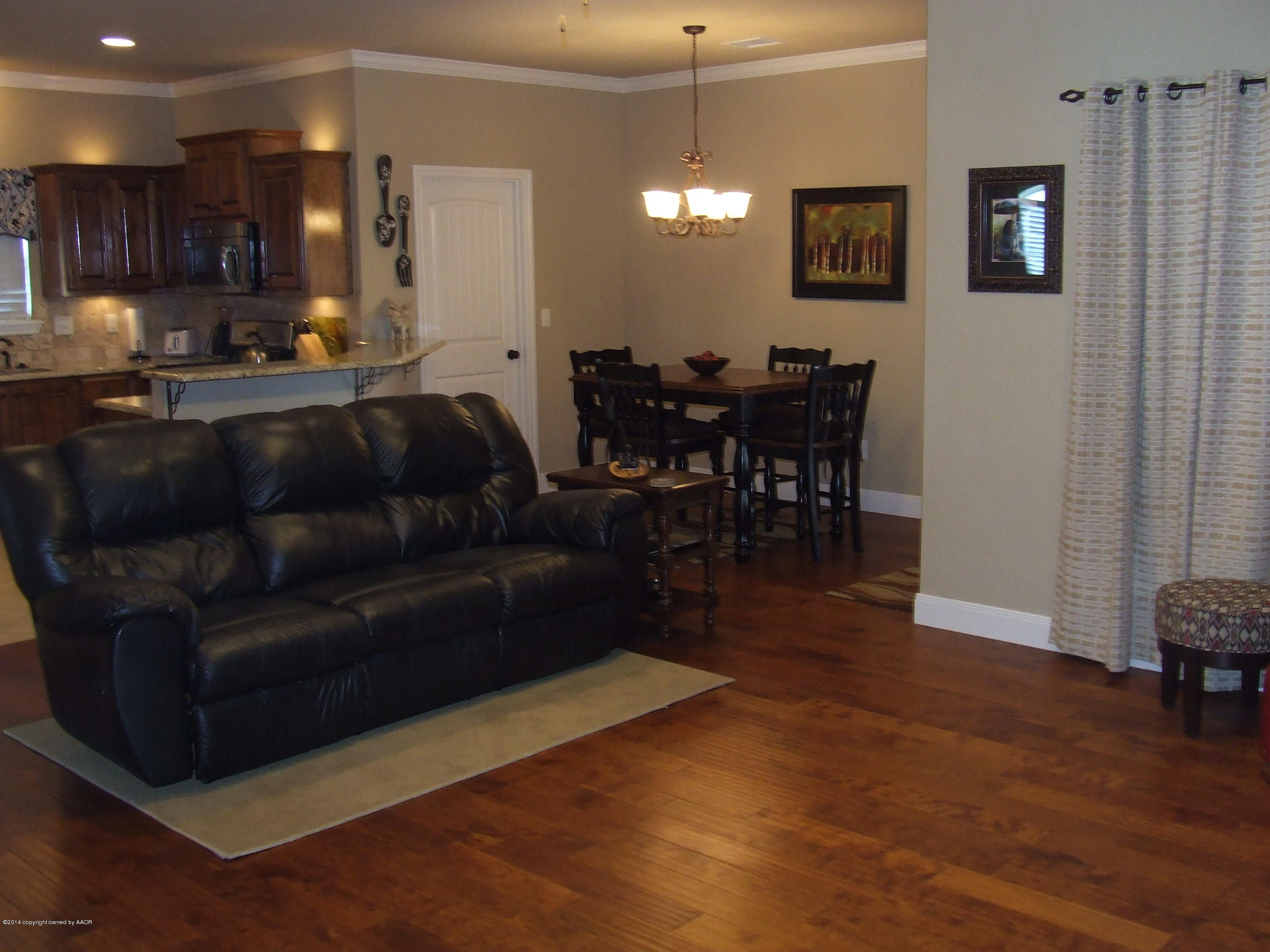 7112 Sinclair Street Amarillo, TX 79119 - Photo 8 of 19 Living Room