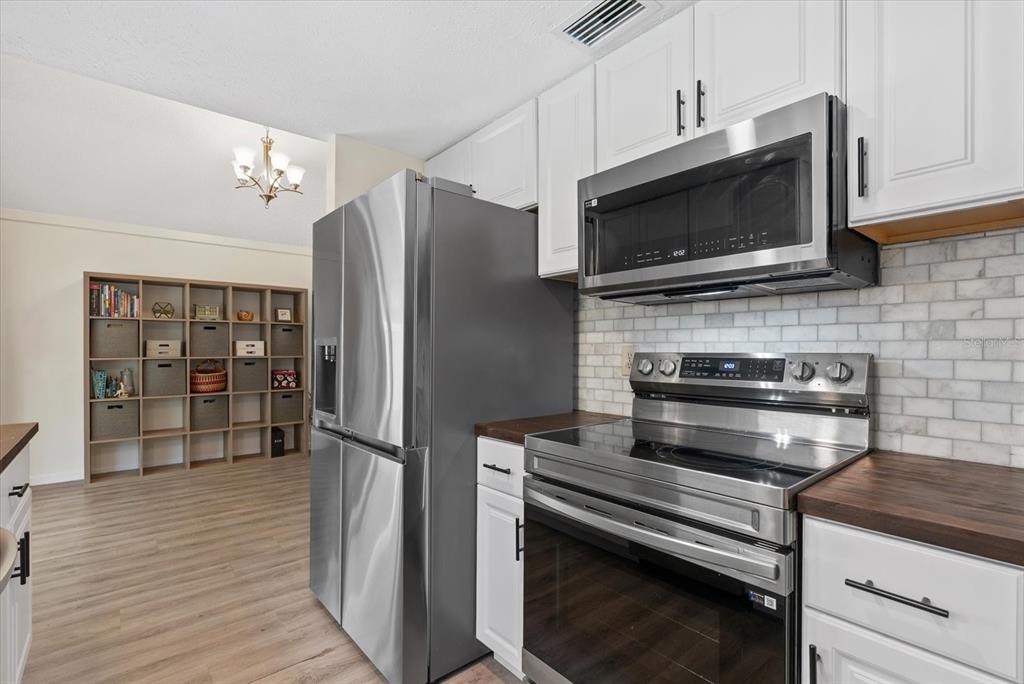 4034 South Lockwood Ridge Road Sarasota, FL 34231 - Photo 14 of 42 Gallery Image 14