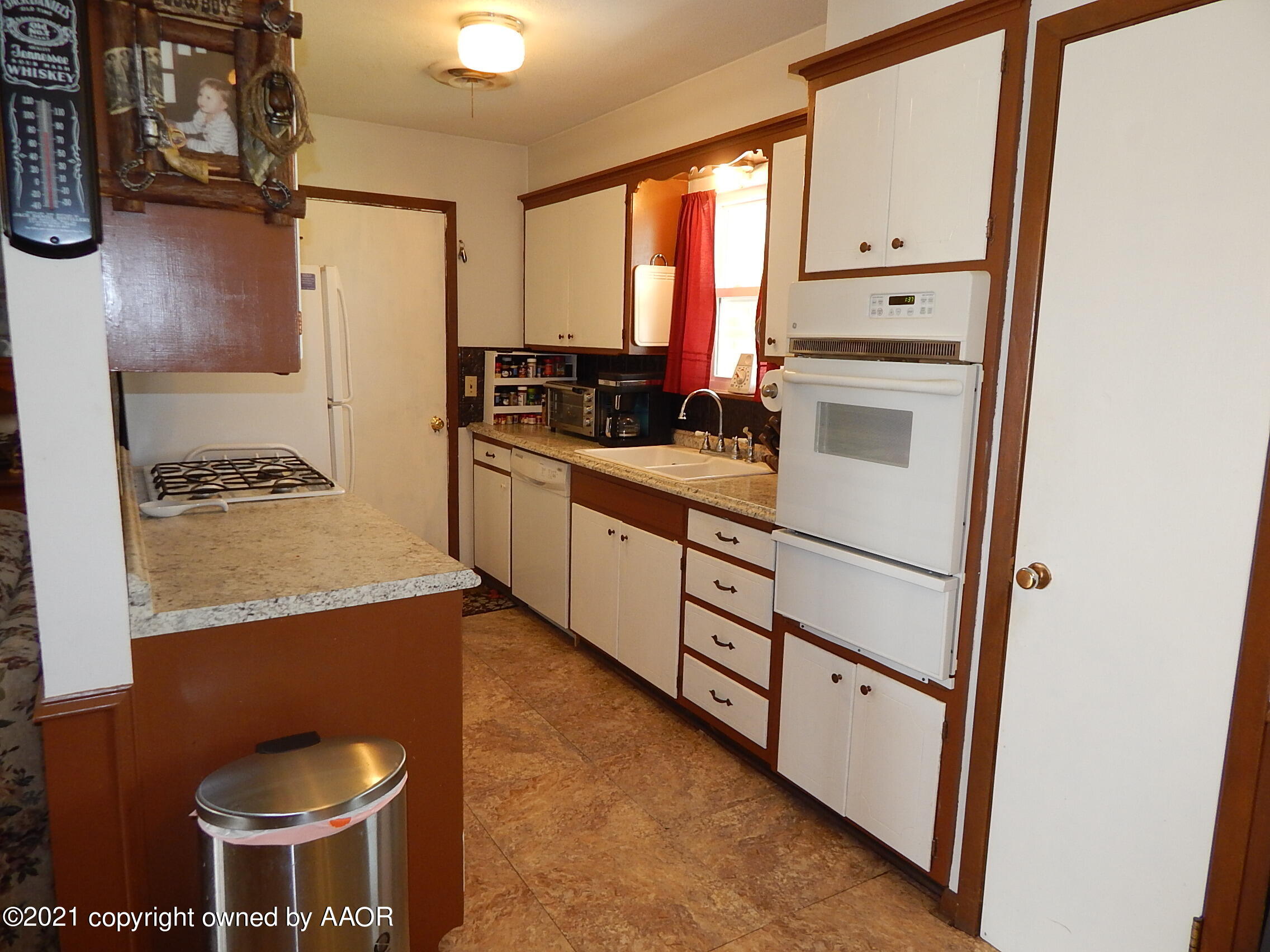 111 Rustic Trail Amarillo, TX 79108 - Photo 3 of 17 Kitchen