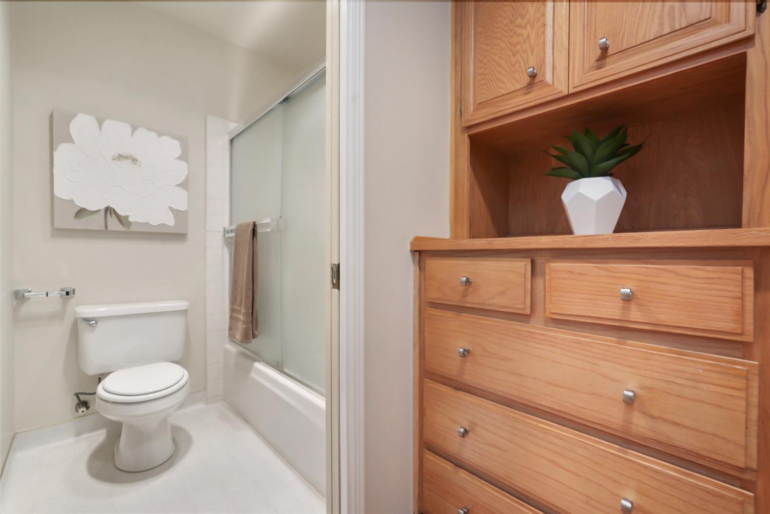 230 West Rumble Road, Unit B Modesto, CA 95350 - Photo 14 of 24 a bathroom with a toilet