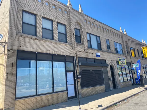 $1,100 | 3150 North Laramie Avenue, Unit 2B, Chicago, IL 60641