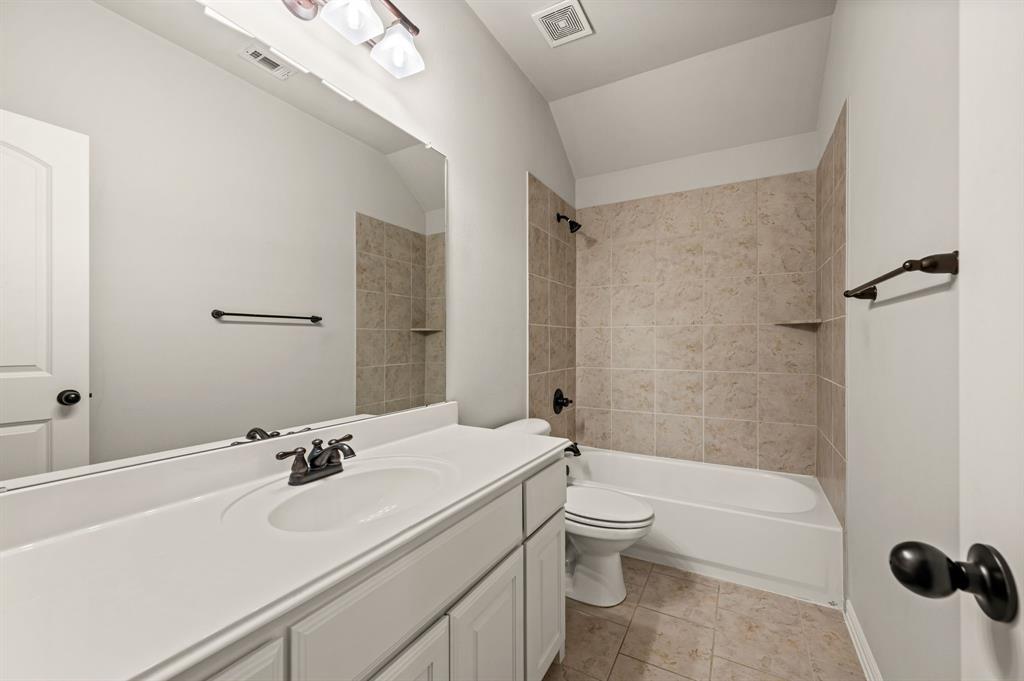 250 Churchill Loop Grapevine, TX 76051 - Photo 32 of 38