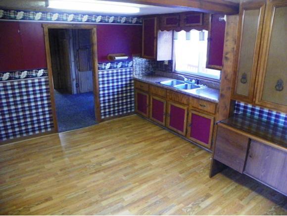 3122 West Country Club Road Connersville, IN 47331 - Photo 3 of 9 Gallery Image 3