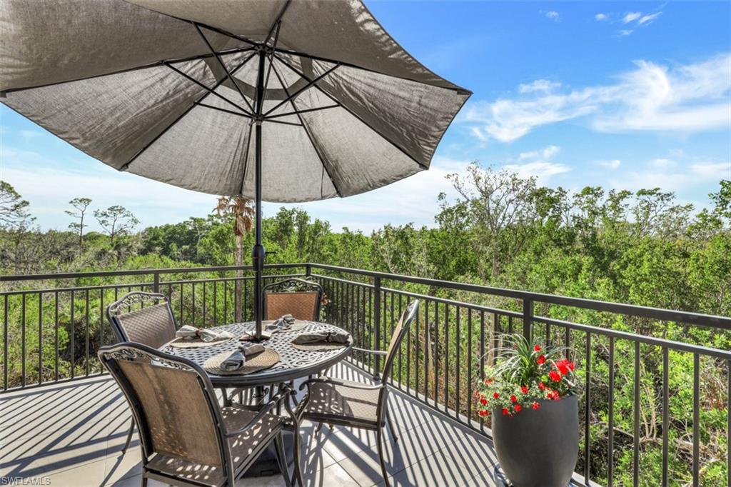 425 Cove Tower Drive, Unit 301 Naples, FL 34110 - Photo 31 of 43