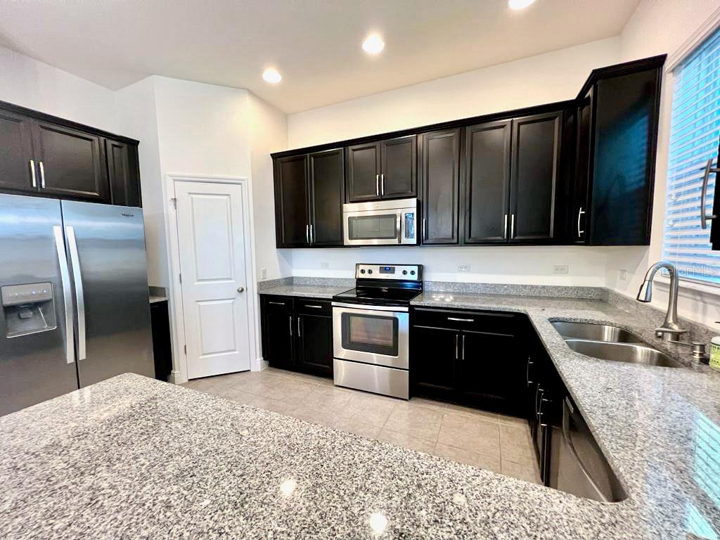 12219 Joshua Tree Trail Windermere, FL 34786 - Photo 5 of 22