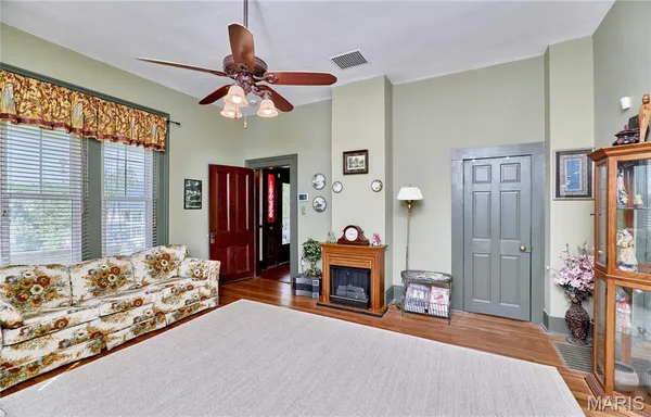 $450,000 | 403 North Main Street, Louisiana, MO 63353