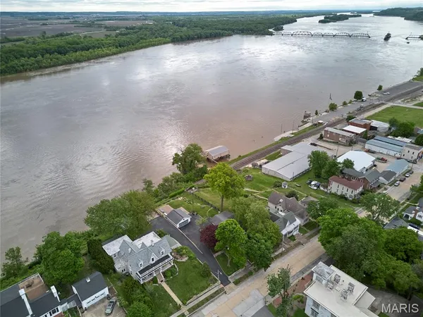 $450,000 | 403 North Main Street, Louisiana, MO 63353