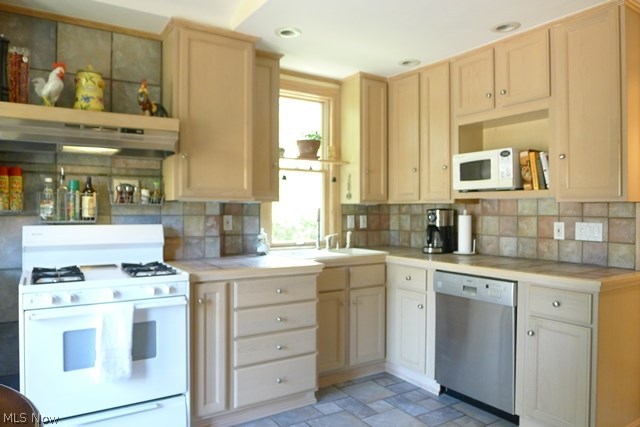 2012 Rossmoor Road Cleveland Heights, OH 44118 - Photo 10 of 25
