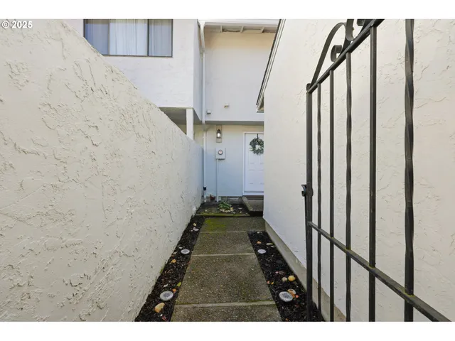 $268,000 | 3230 Northeast 29th Street, Gresham, OR 97030