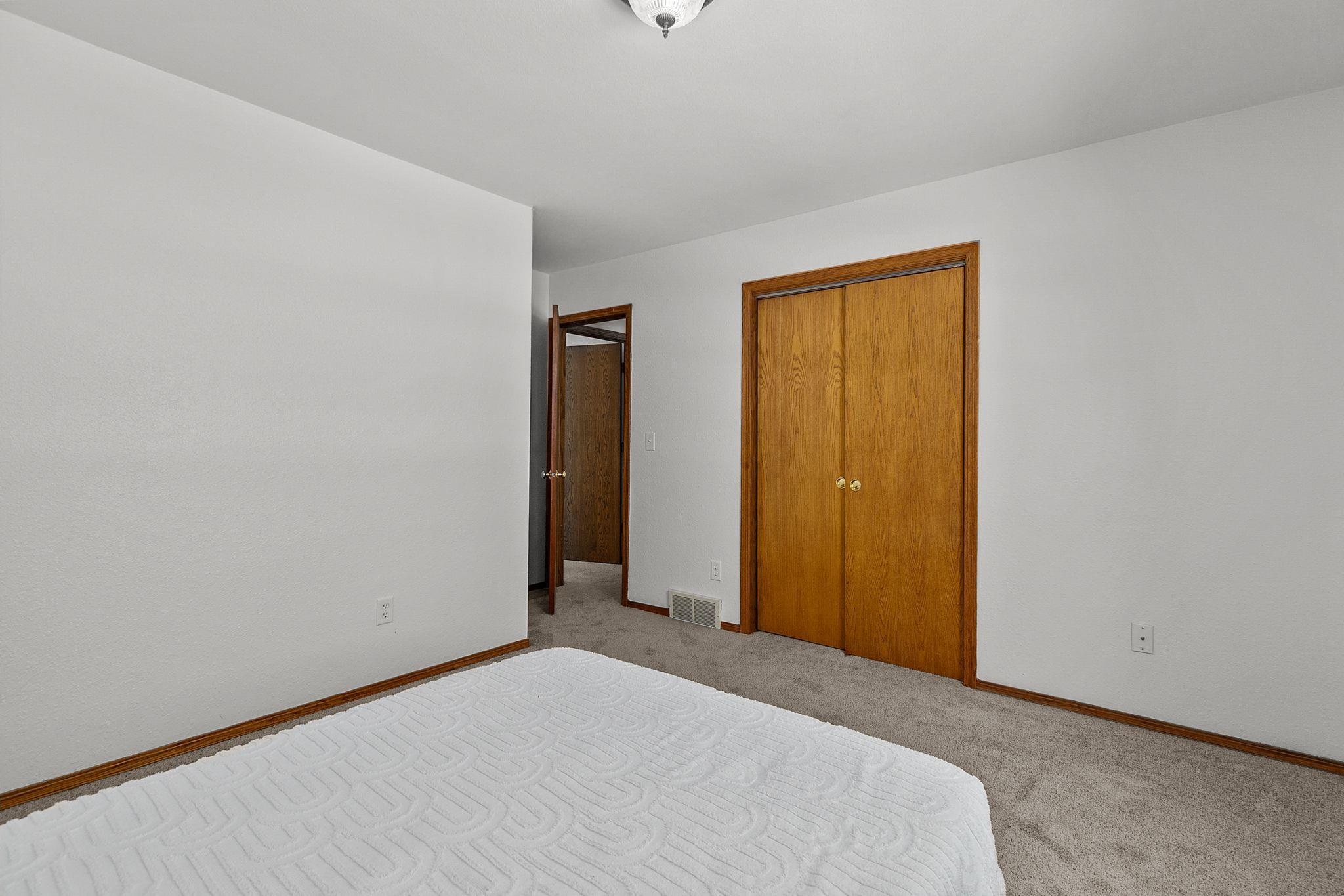 1001 County Rd V Fond du Lac, WI 54935 - Photo 30 of 40