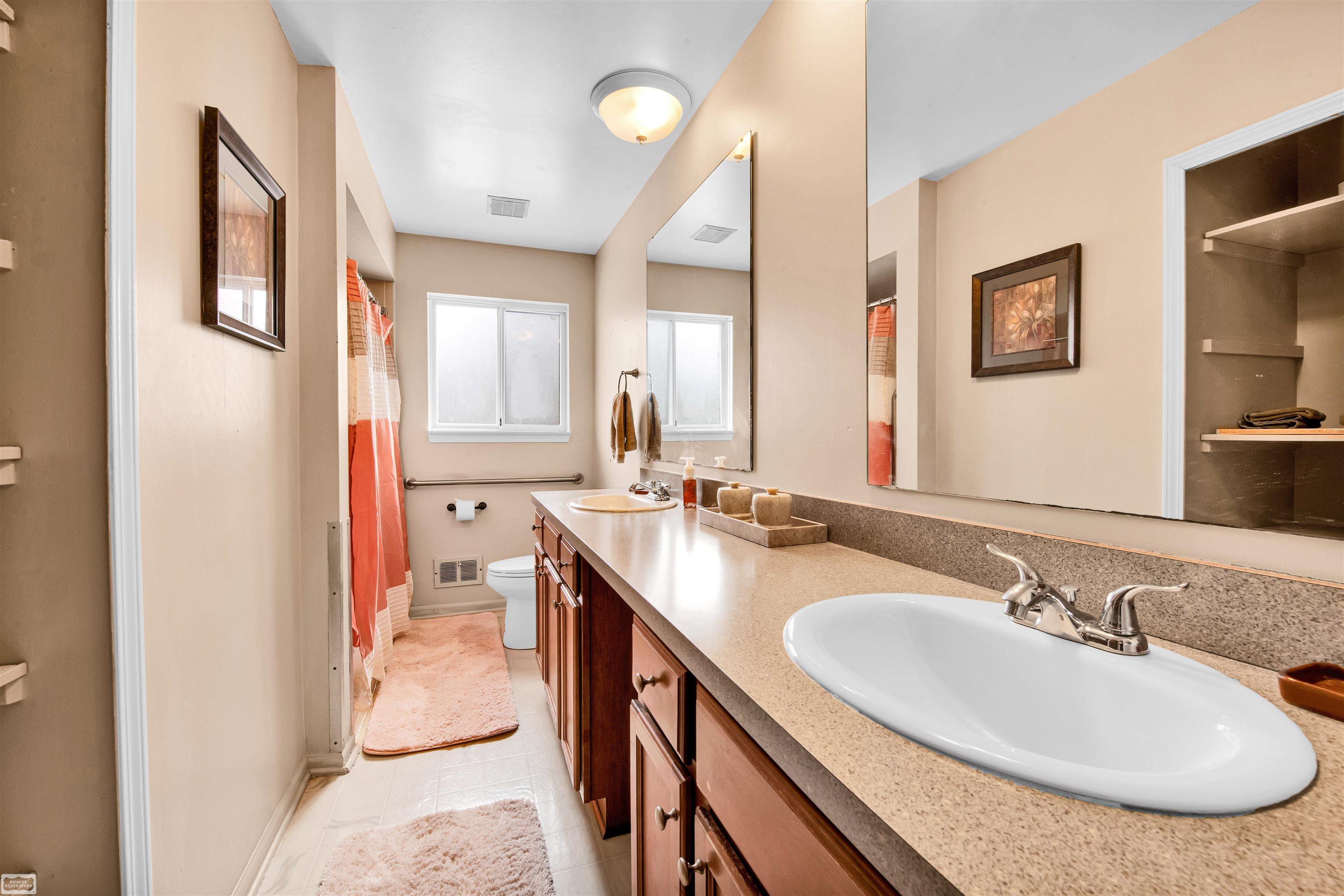 11326 33 Mile Road Romeo, MI 48065 - Photo 17 of 27 Common Bathroom