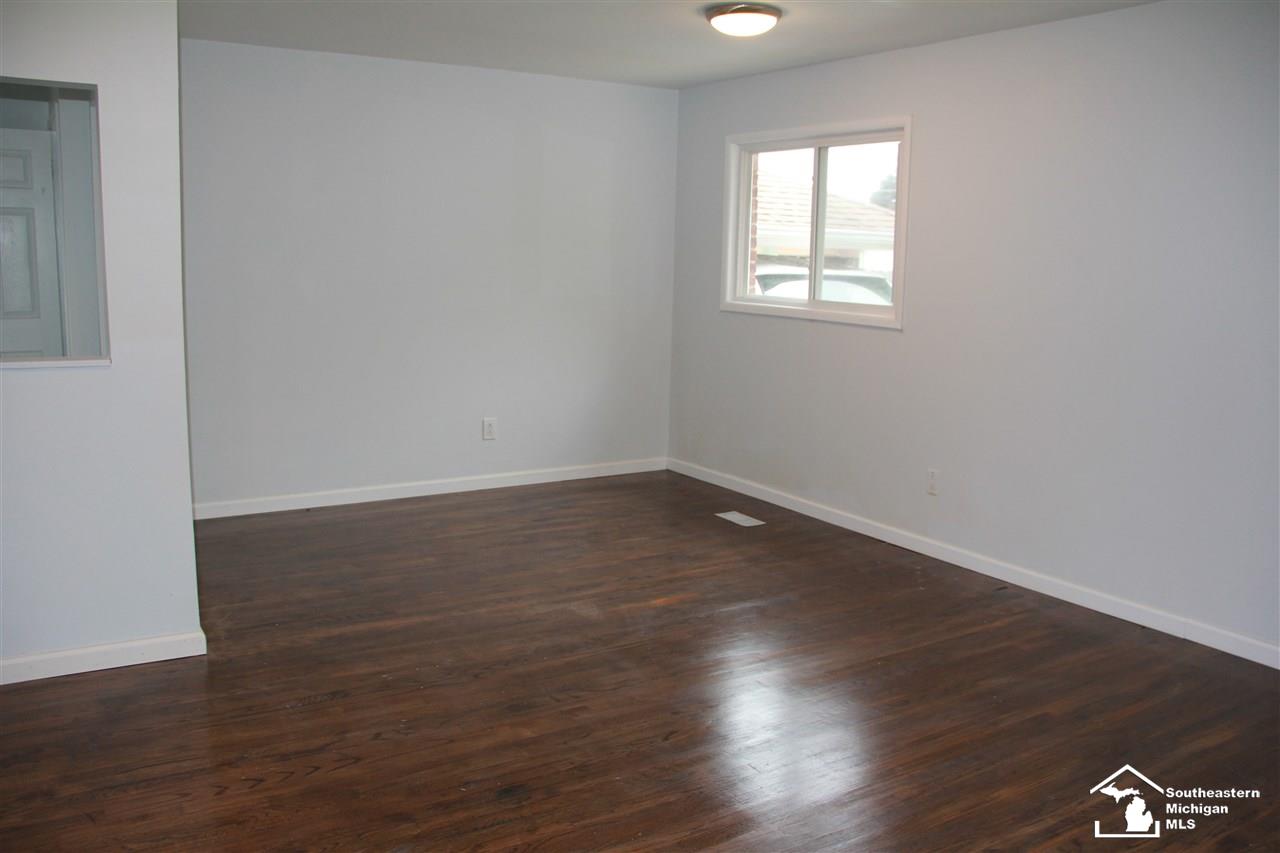426 John Rolfe Drive Monroe, MI 48162 - Photo 3 of 10 50024149-2.JPG