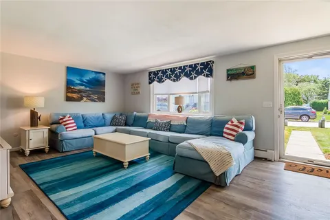 $1,050,000 | 39 Davisville Lane, Narragansett, RI 02882