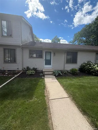 $234,999 | 2118 Blue Lac Drive, Haslett, MI 48840