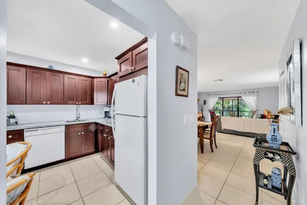 $2,075 | 9278 Vista Del Lago, Unit 31F, Boca Raton, FL 33428