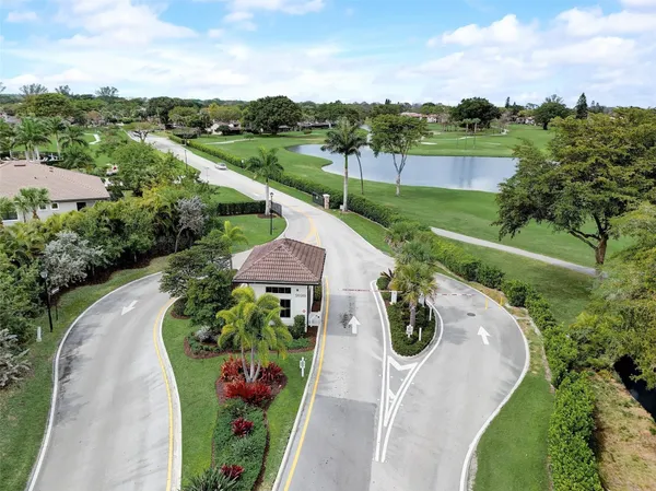 $2,075 | 9278 Vista Del Lago, Unit 31F, Boca Raton, FL 33428