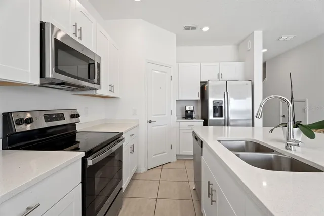 $330,000 | 1292 Lago Vista Court, Kissimmee, FL 34746