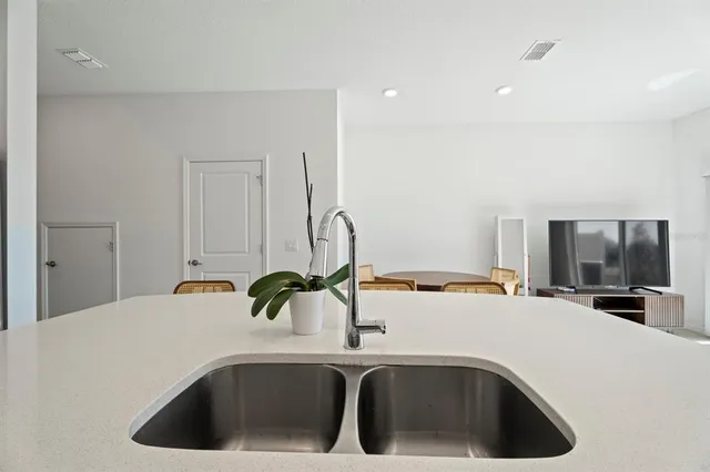 $330,000 | 1292 Lago Vista Court, Kissimmee, FL 34746