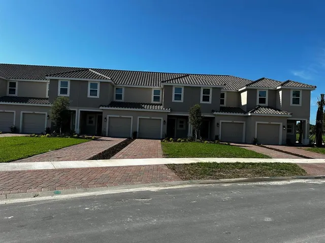 $330,000 | 1292 Lago Vista Court, Kissimmee, FL 34746