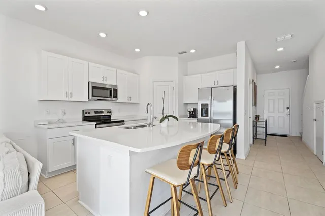 $330,000 | 1292 Lago Vista Court, Kissimmee, FL 34746