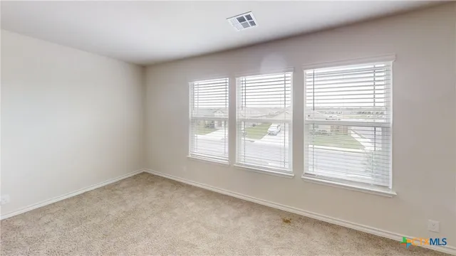 a view of empty room with window