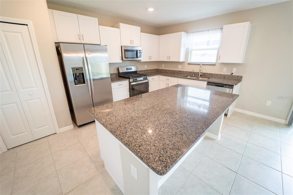 9831 Lemon Drop Loop Ruskin, FL 33573 - Photo 18 of 44