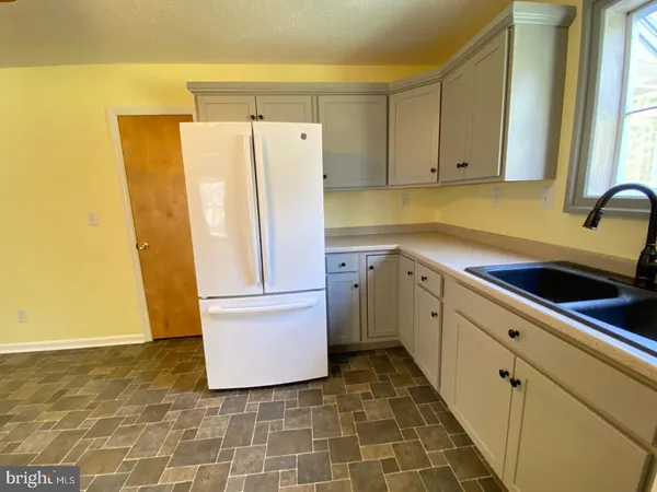 $368,000 | 427 Muscadine Trail, Baskerville, VA 23915