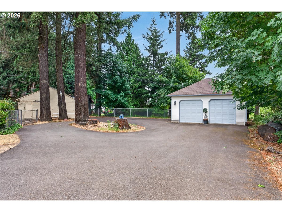 935 Northwest Springhill Drive Albany, OR 97321 - Photo 2 of 48 Gallery Image 2