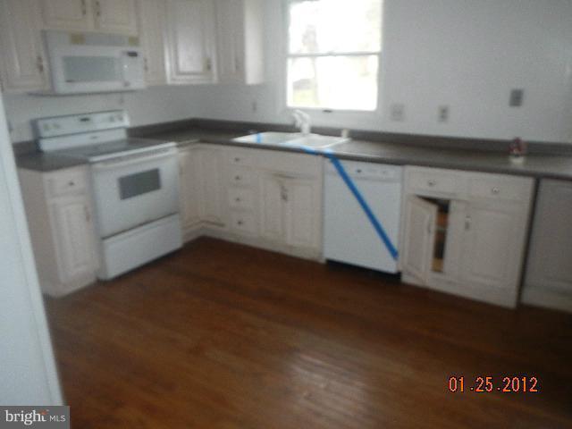 705 Bonifant Road Silver Spring, MD 20905 - Photo 2 of 10 Kitchen