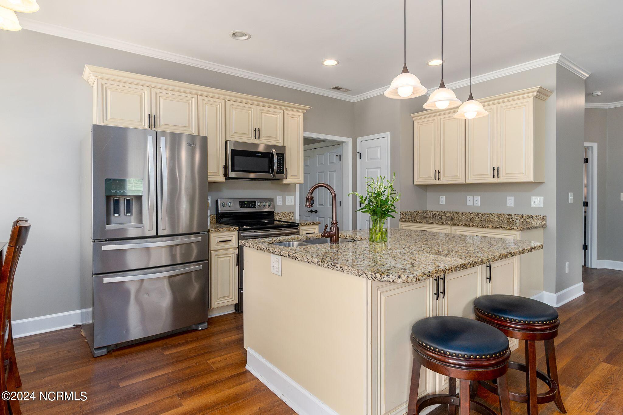 29 Gables Road New Bern, NC 28562 - Photo 74 of 104 Guest house kitchen