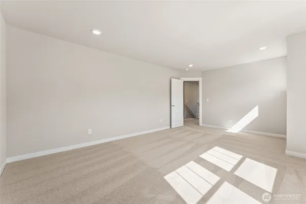 a view of a house with backyard and garden
