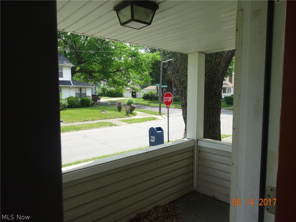 3431 Hartwood Road Cleveland Heights, OH 44112 - Photo 10 of 19