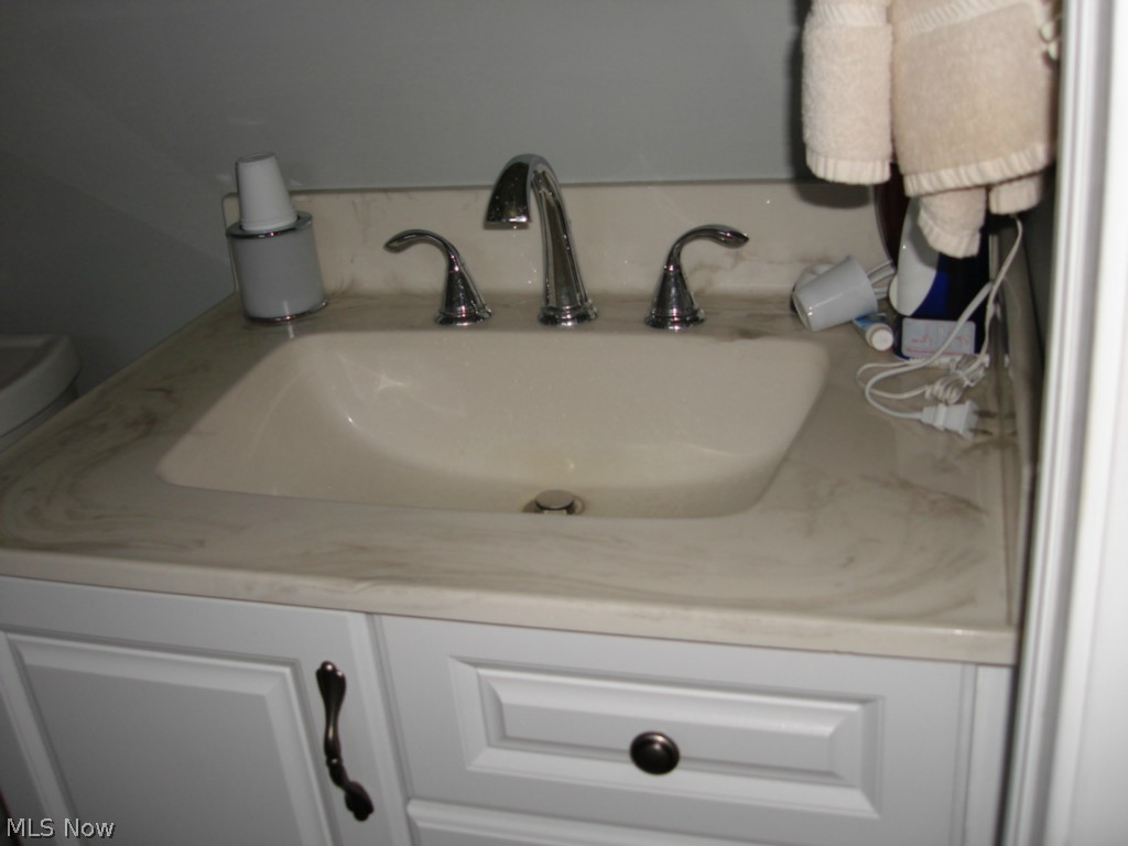 547 B Wilcox Road Youngstown, OH 44515 - Photo 10 of 16