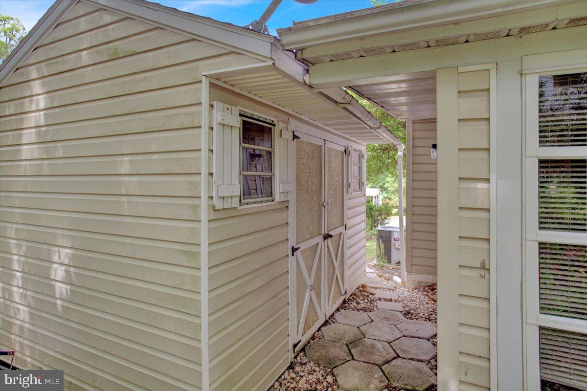 223 Maple Avenue Manheim, PA 17545 - Photo 4 of 29 Shed