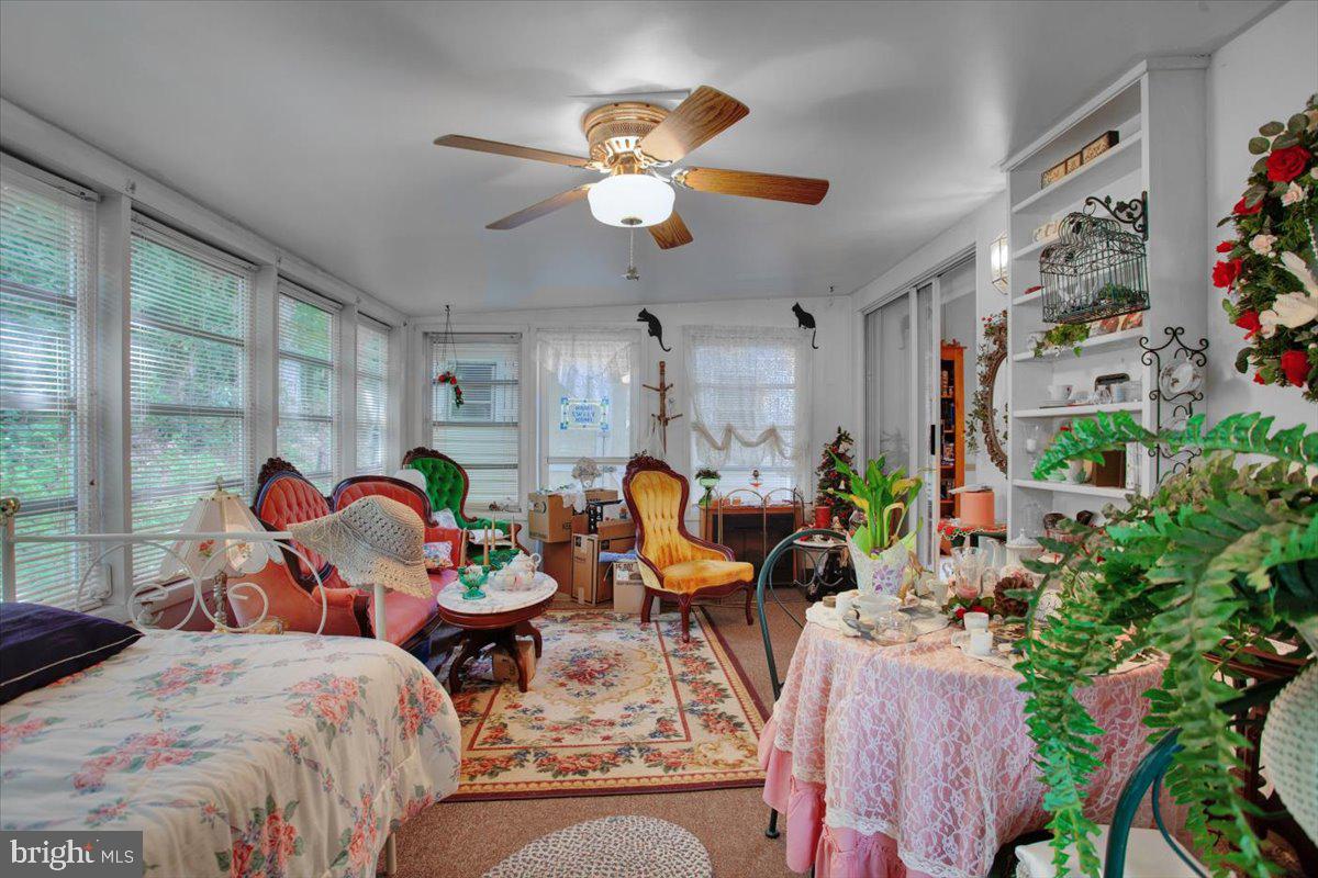 223 Maple Avenue Manheim, PA 17545 - Photo 8 of 29 3 Seasons Room